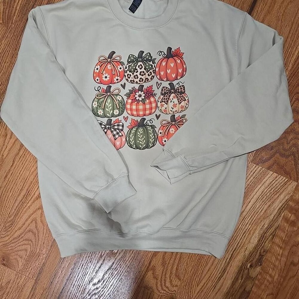 Gildan Women's Tan Sweatshirt